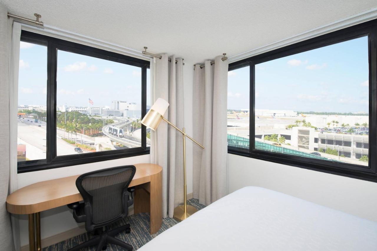Hotel Sheraton Miami Airport And Executive Meeting Center 4*